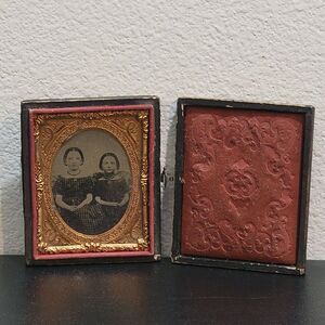 1800s Daguerreotype / Tintype Photo‎ Case Booklet Portrait 2 Young Sisters